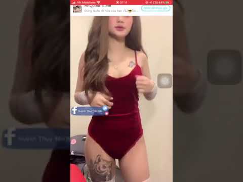 Mèo2k nhảy sexy dance khoe vếu khủng , body siêu chuẩn