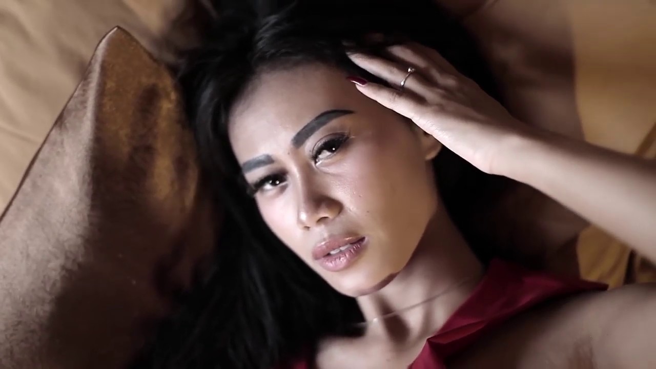Model Sexy Gavrienaa Photoshoot paling Hot Keliatan belahan nya