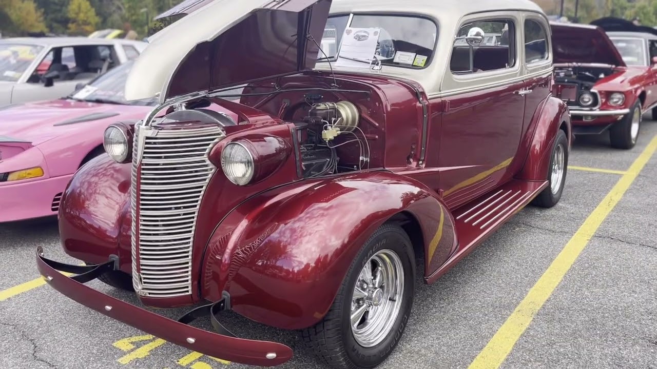 Moonlight Cruisers Car Show