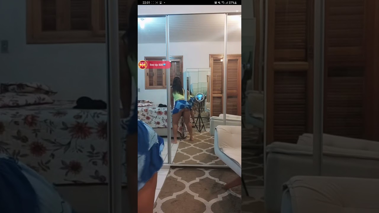 morena sem calcinha bigo live saia