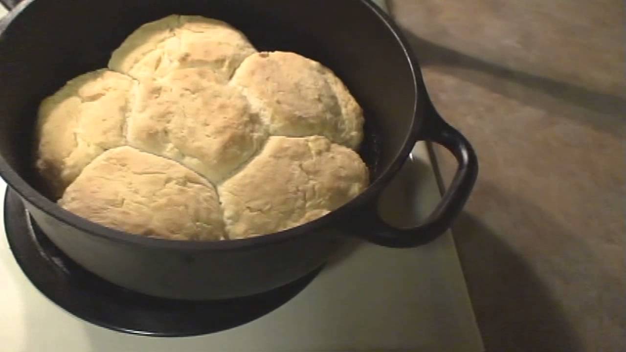 Mozark Tries Out His New Lodge 8 inch Dutch Oven