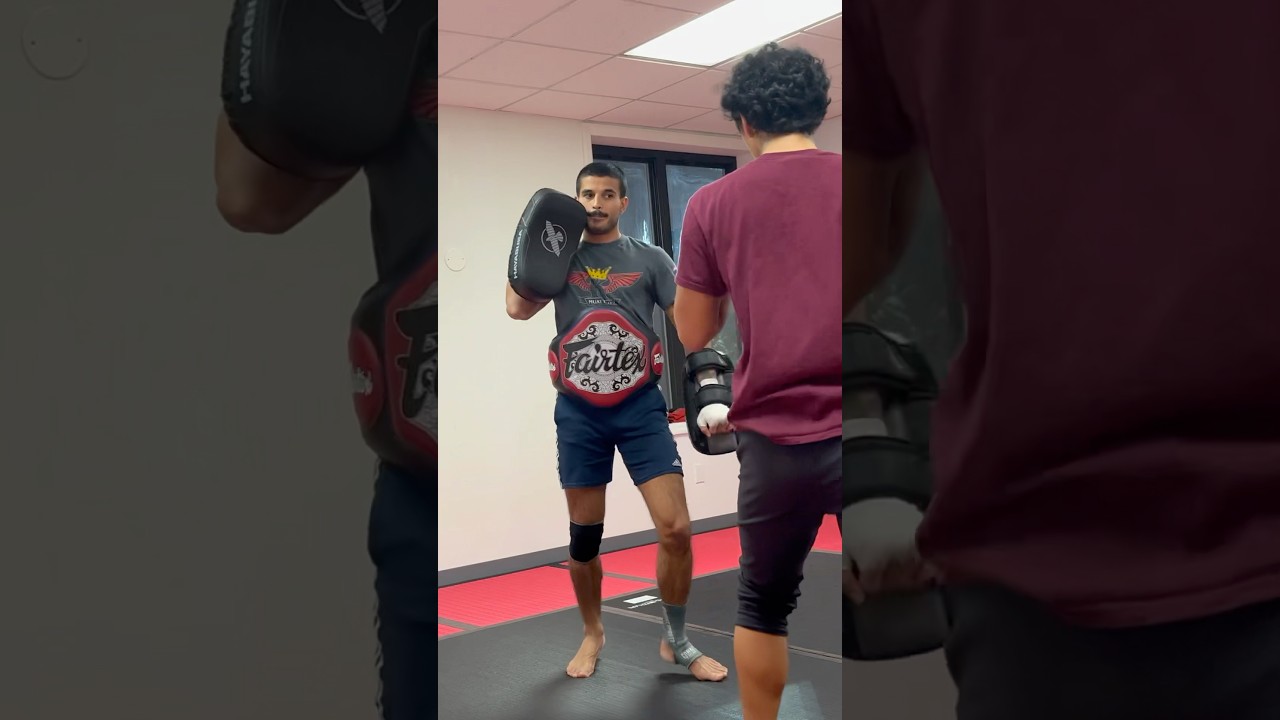 Muay thai padwork with Coach #muaythai #kickboxing #martialarts
