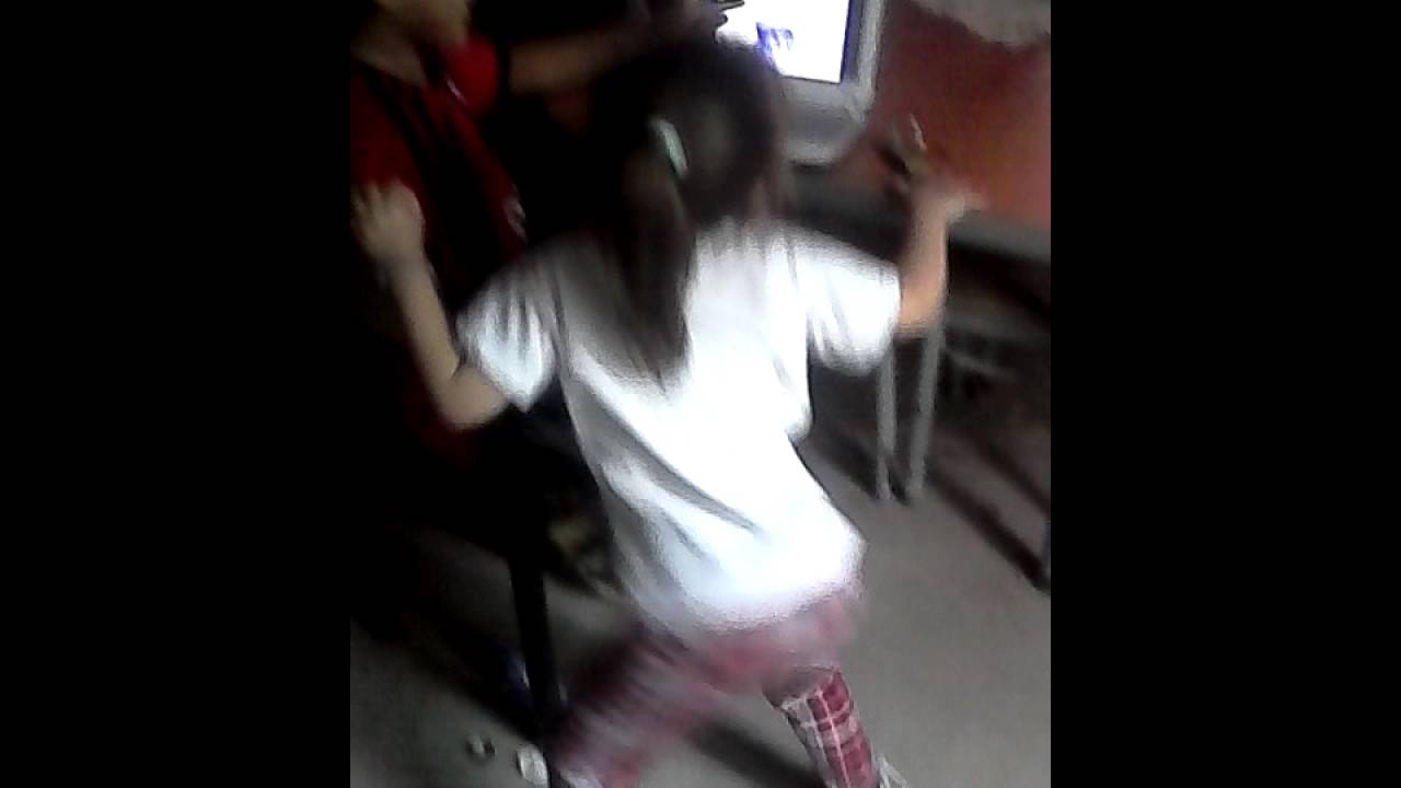 Mueve el toto niña de 4