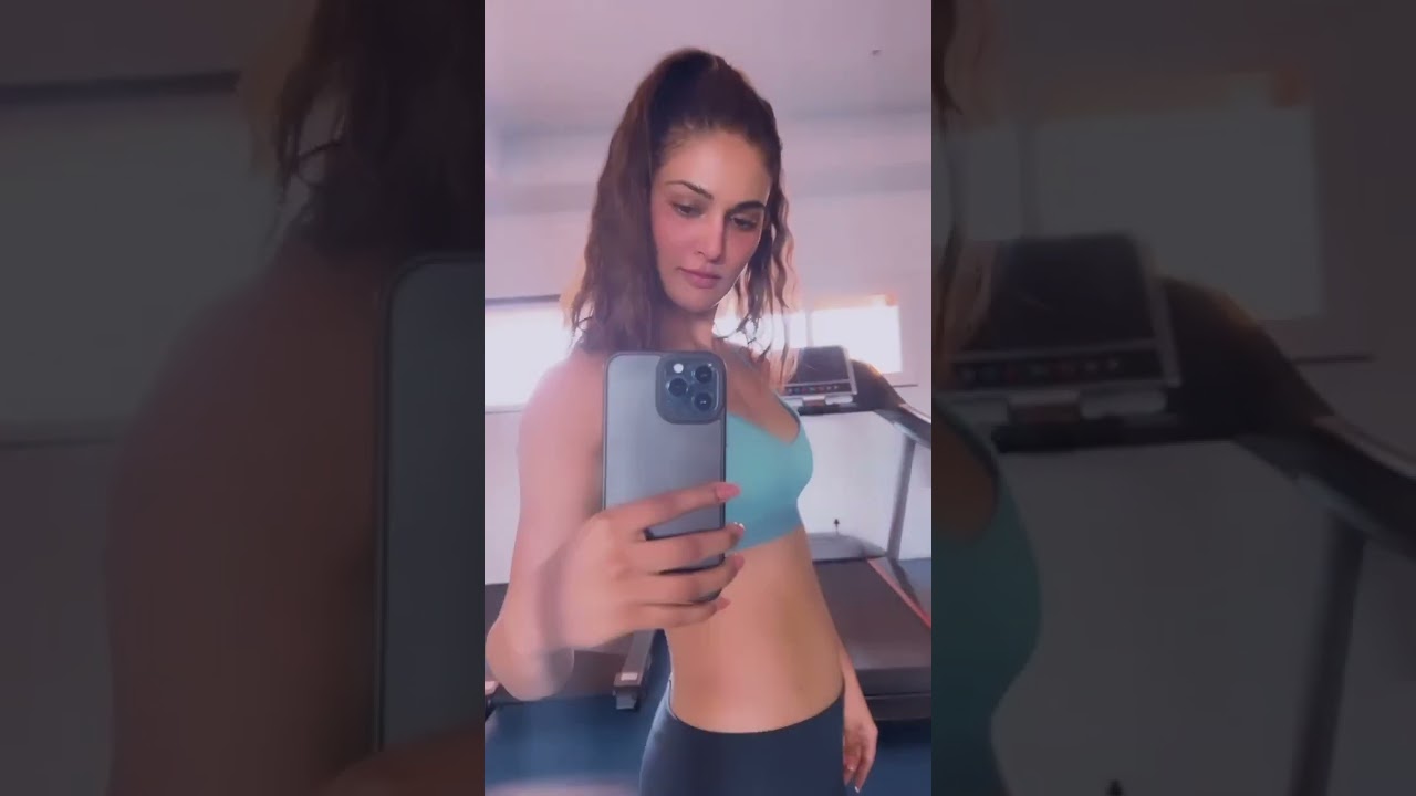 Mukti Mohan ❤️ Hot bikini