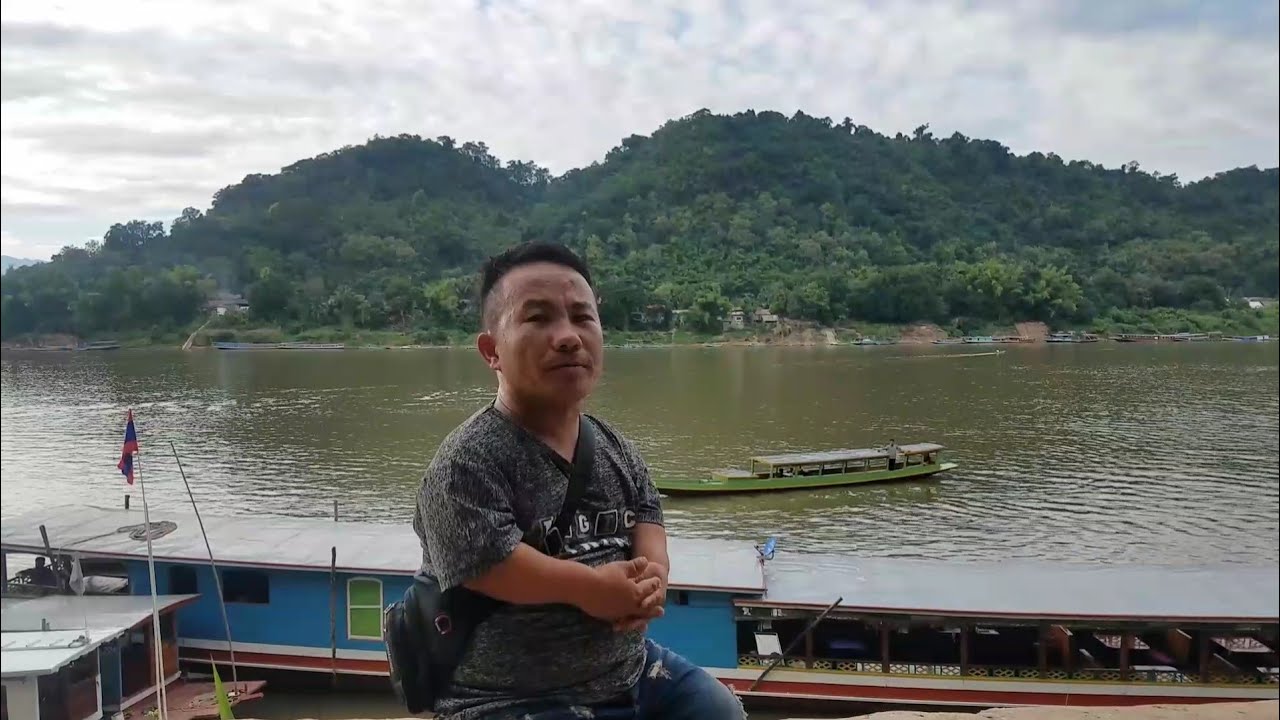 Mus ncig saib nam khong thiab mus khoom cov kwv tij lawv pauj yeem