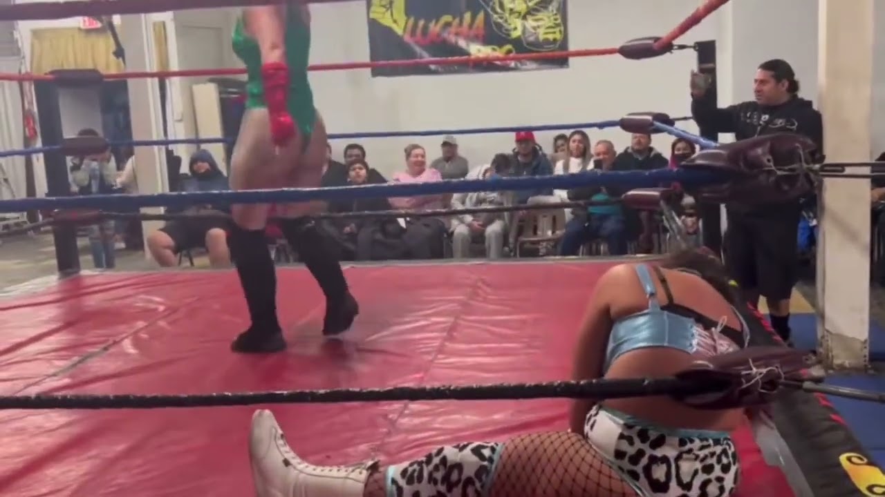 Nadia sapphire receives the stinkface