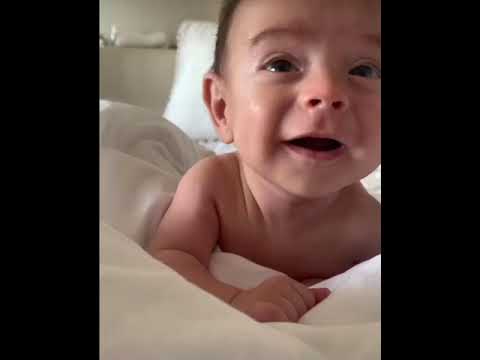 Natalia Valenzuela presenta a su Baby