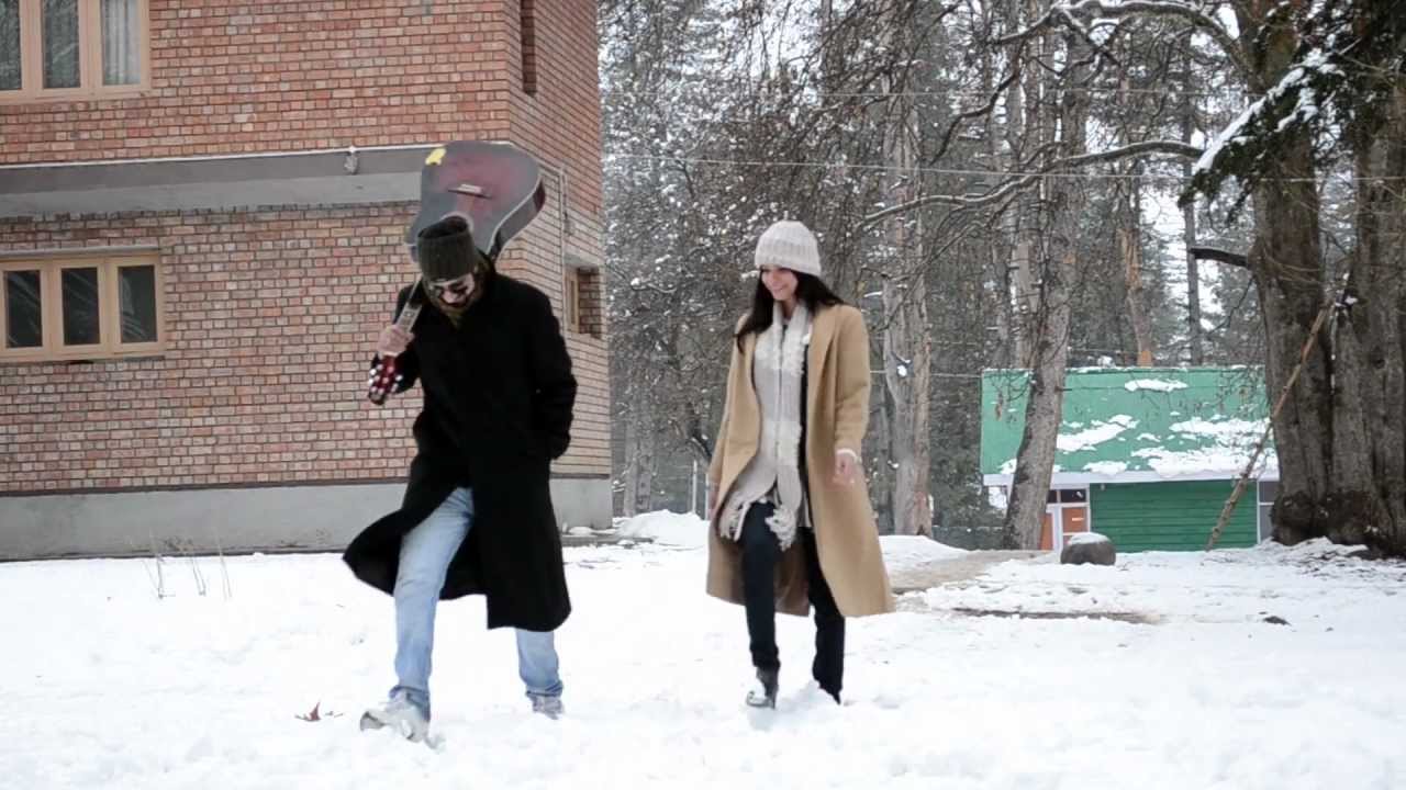 Neelam singh in the song 'Khabar chaya Khabar'