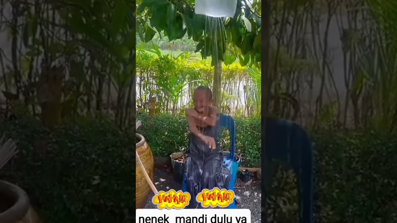 Nenek Mandi seperti dikamar mandi hotel #lucu