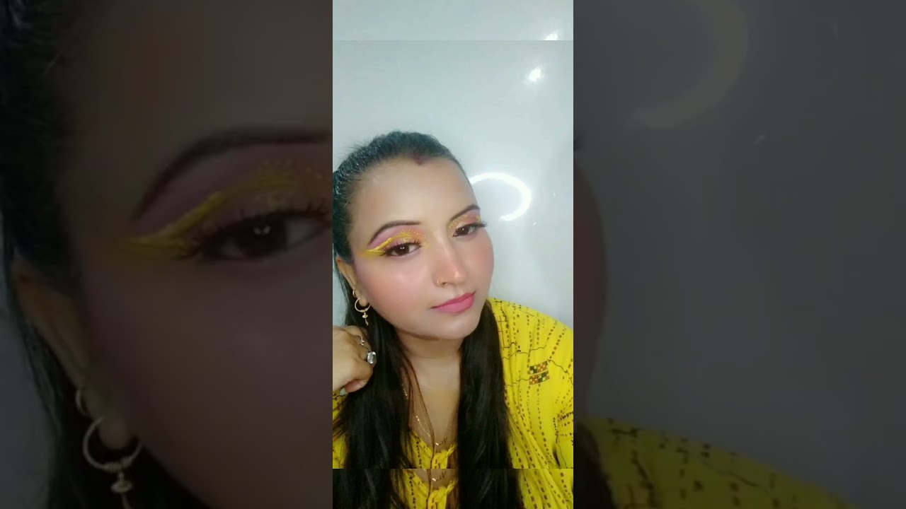Neon yellow 💛 pink creative eyes 👀 look 🤩 #look #blush #freelancing #eyemakeup #nailstylist #day
