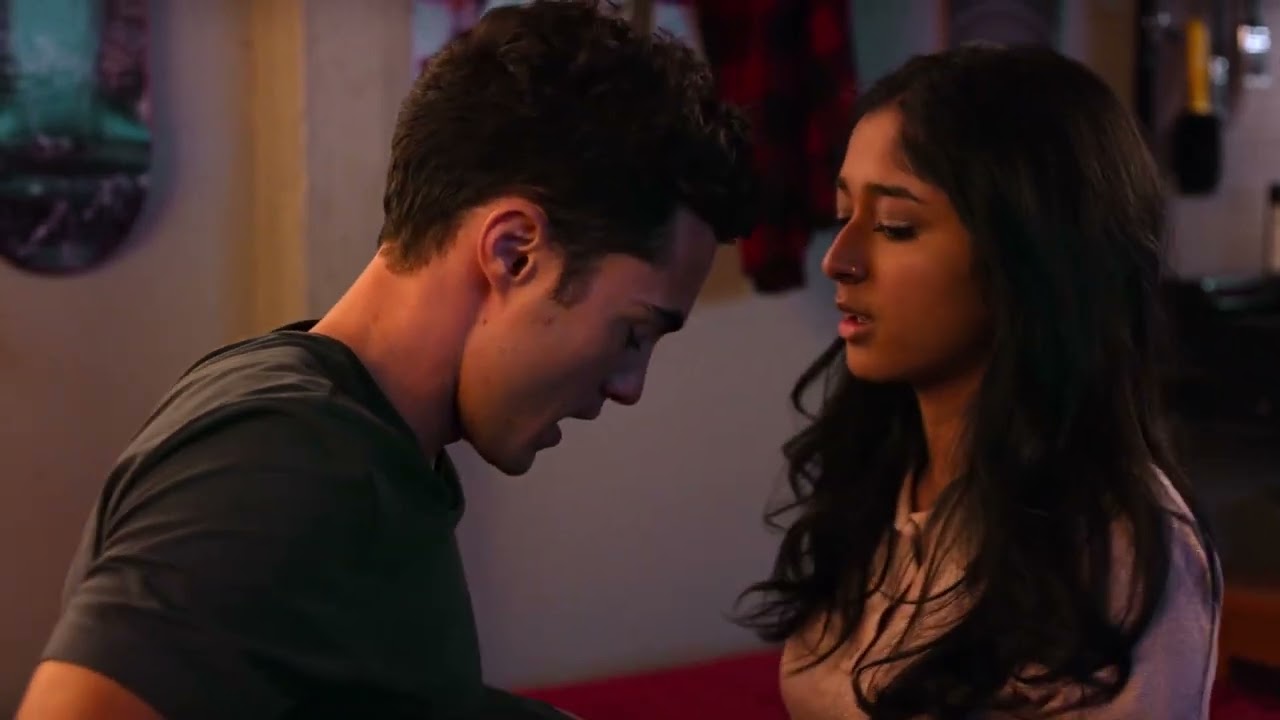 Never Have I Ever Season 3 / Paxton and Devi kiss scene