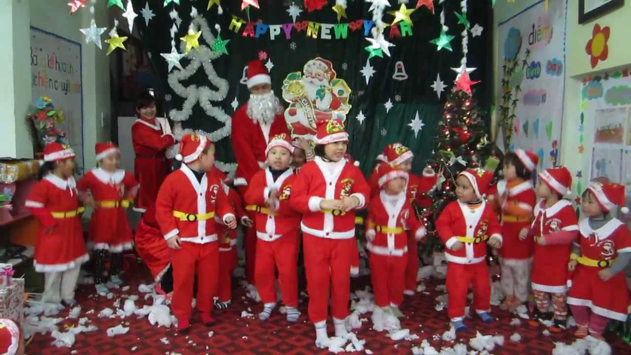 Nhảy Gangnam Style cùng ông già Noel