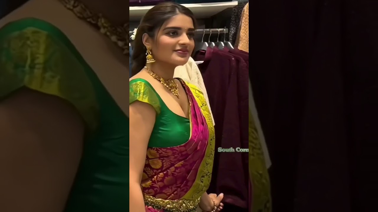 #nidhiagrawal #saree #navel #hot #boobs #cleavage #sexy