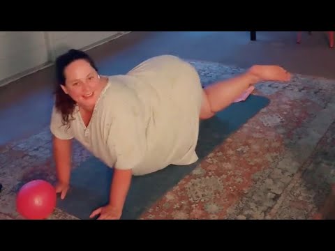 Nightgown yoga  with Phoebe Pine ￼