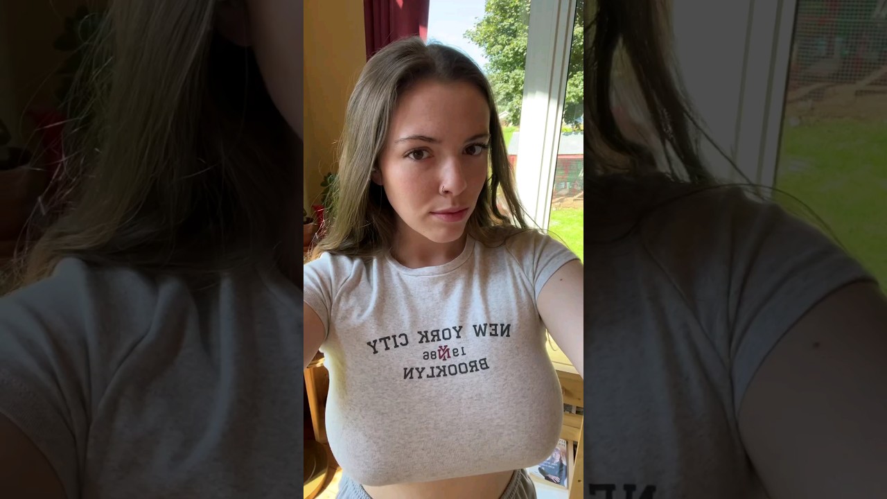 (Nip Slip 👙) BIG BOOBS Moments😳 #russian #nipslip #bigboobs