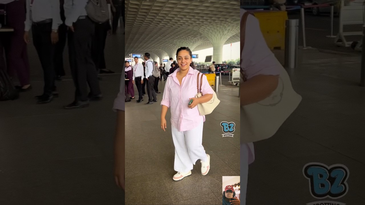 Nithya Menon spotted at the airport