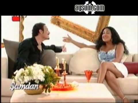 Nükhet duru Bacak Gösterisi