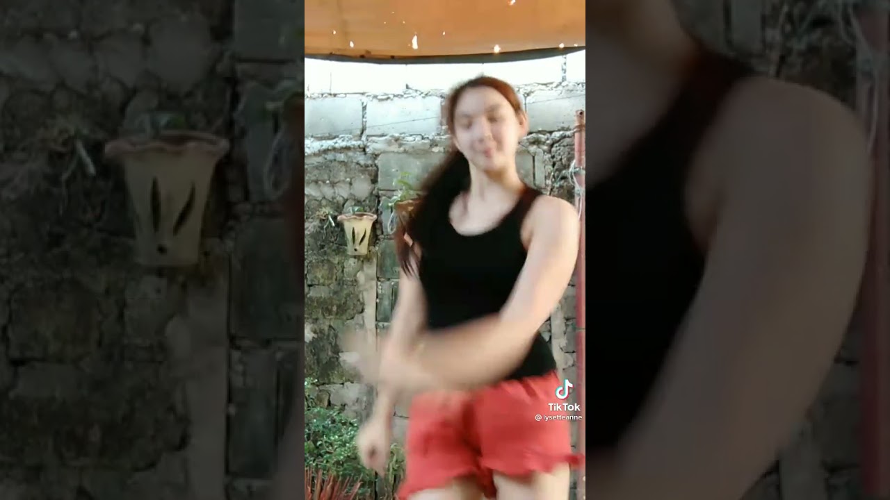 No Bra Challenge C#7