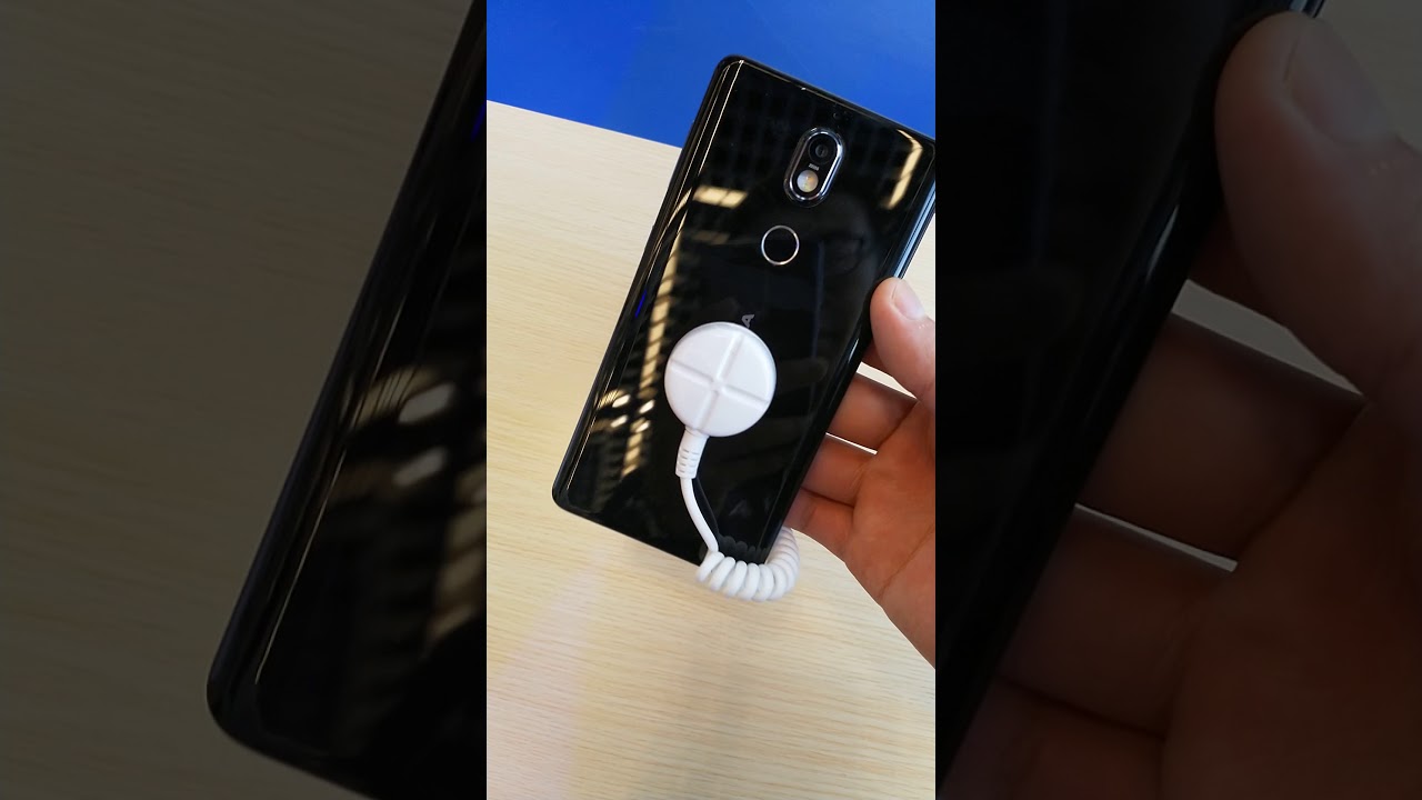 Nokia 7 white and black