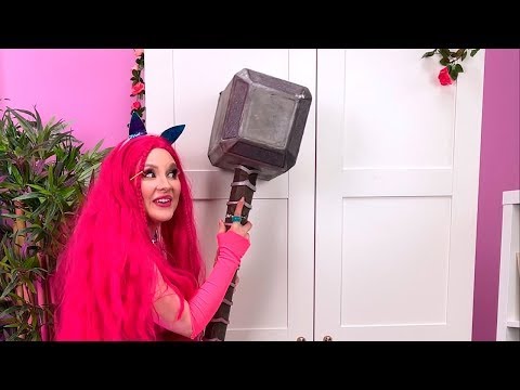 O monstro saiu do armário para fazer cocô 😲