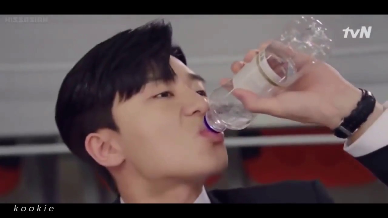 Çok komik bir kore klip (funny k-drama moment)✔