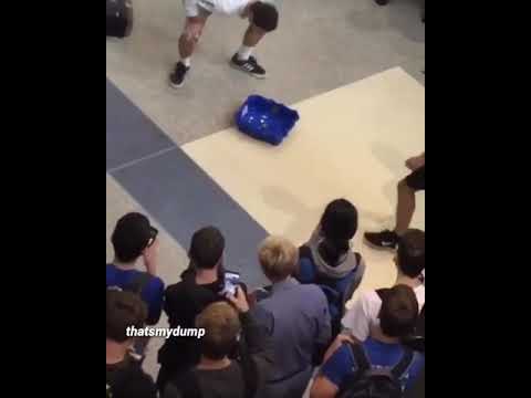 okulun son günü beyblade kapıştırmak mı?