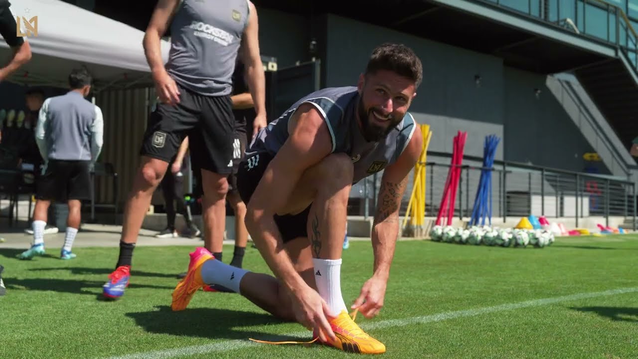 Olivier Giroud | First Touches