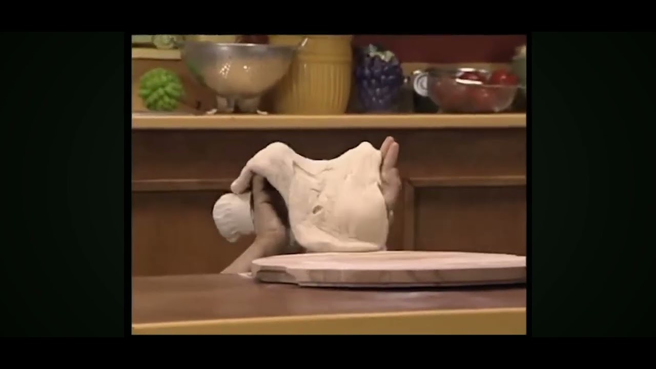 Oobi And His Family Makes Pizza 🍕