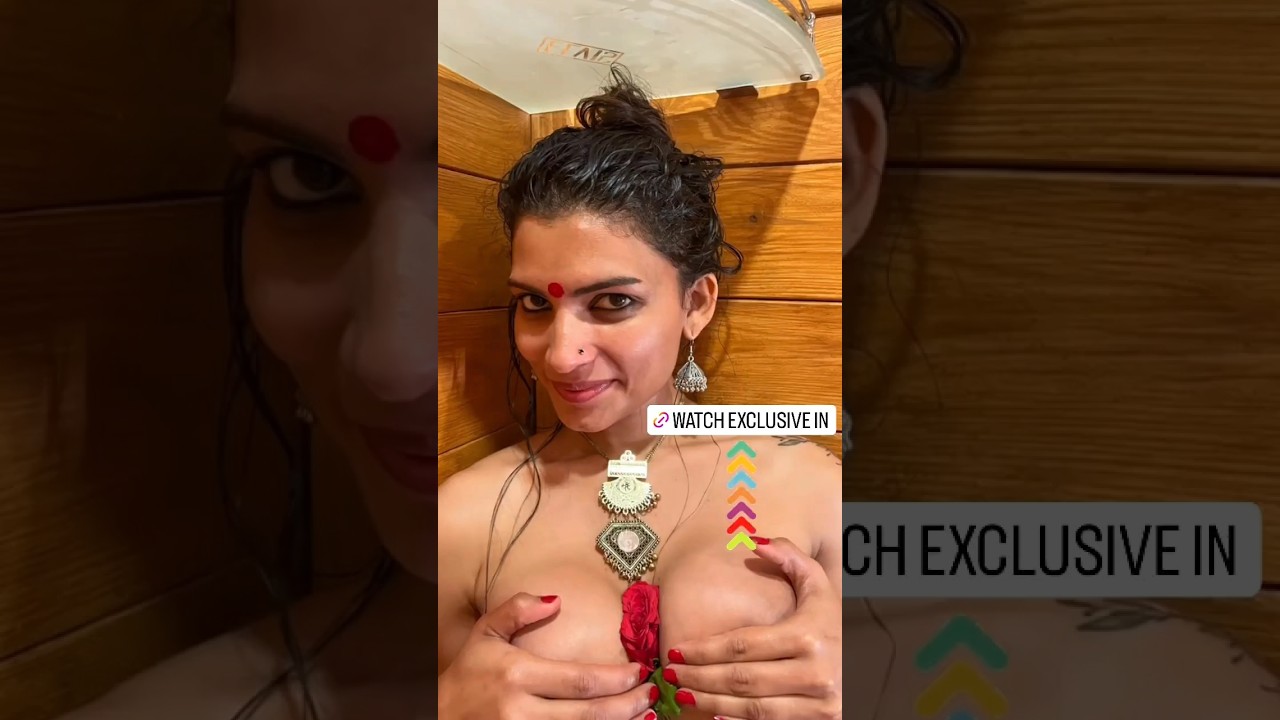 Open Blause Watch Video ResmiRNair Hot 🔥