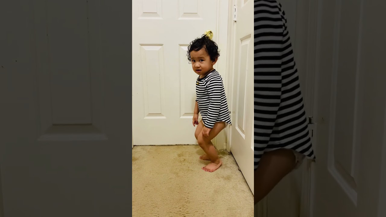 Open the door, daddy I have pee