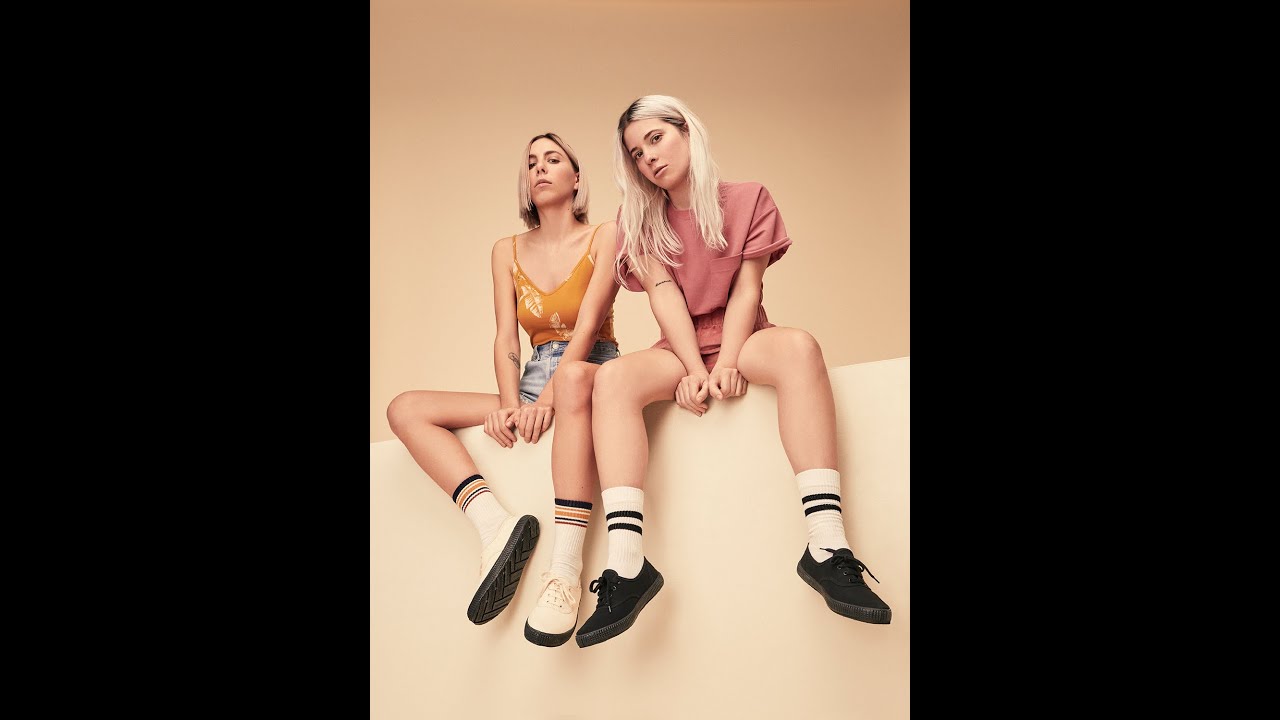 Paula Baena y Gio Bravar | Dear World by Victoria
