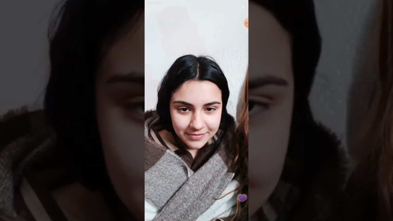 Periscope - Kızlar sınıfta öpüştü