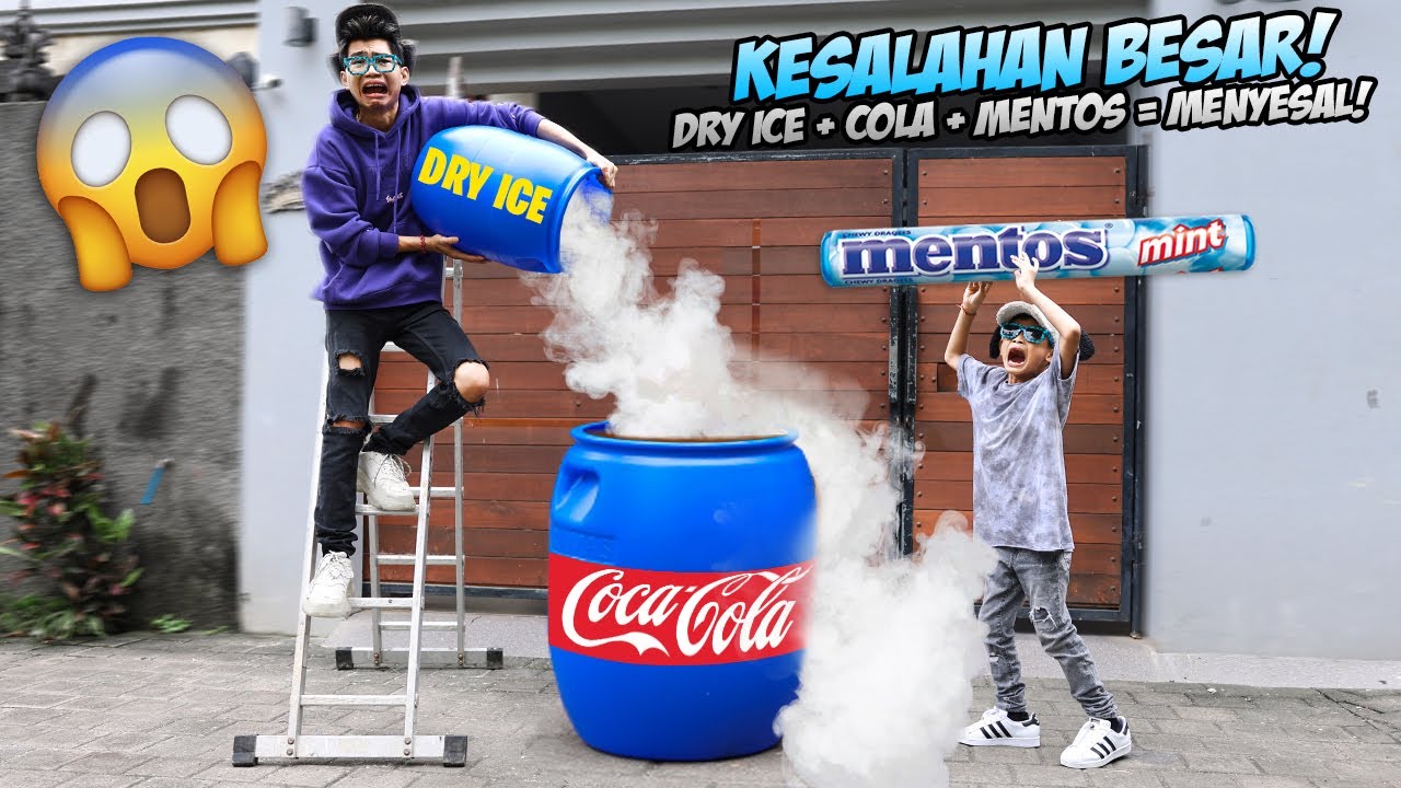 PERTAMAKALI AKU MASUKIN DRY ICE + COLA + MENTOS = IDE BURUK! BOCIL GA PERNAH SETAKUT INI!!!