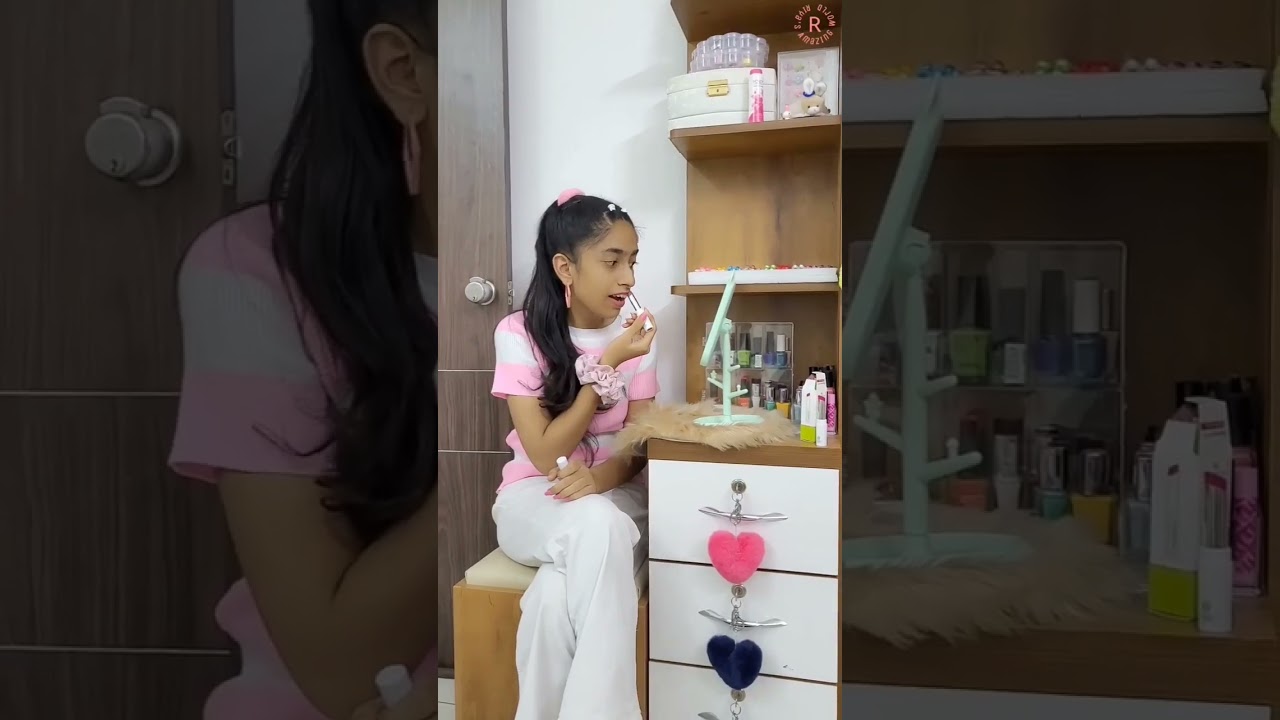 Pink💖 VS Blue💙 Shopping Challenge!🤩✨️ | Riya's Amazing World