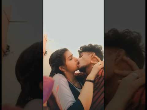 Piyasa kayua 👅 Desi couple lip kissing | indian couple kissing video | desi couple kiss viral mms