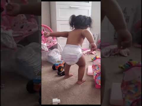 Popo sallayan bebek #Shorts #Baby #Poposallayanbebek
