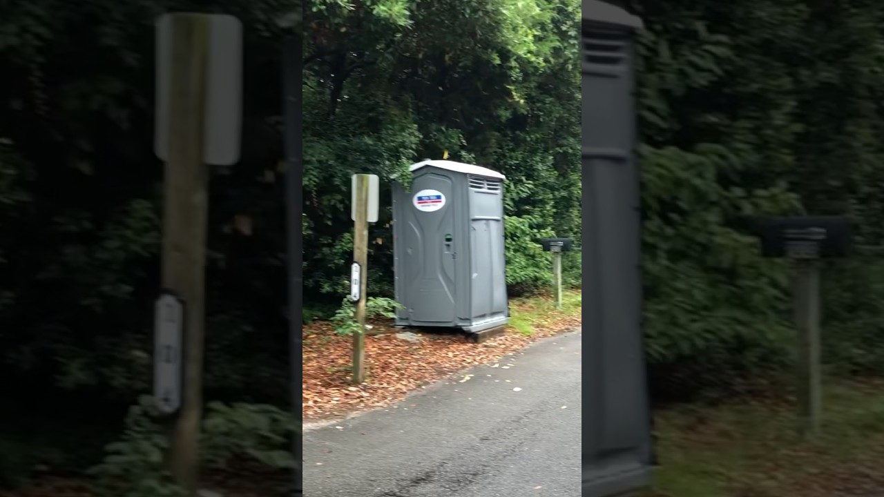 Porta Potty Review - Emerald Isle, North Carolina July 29, 2023 #portapotty #shorts #emeraldisle