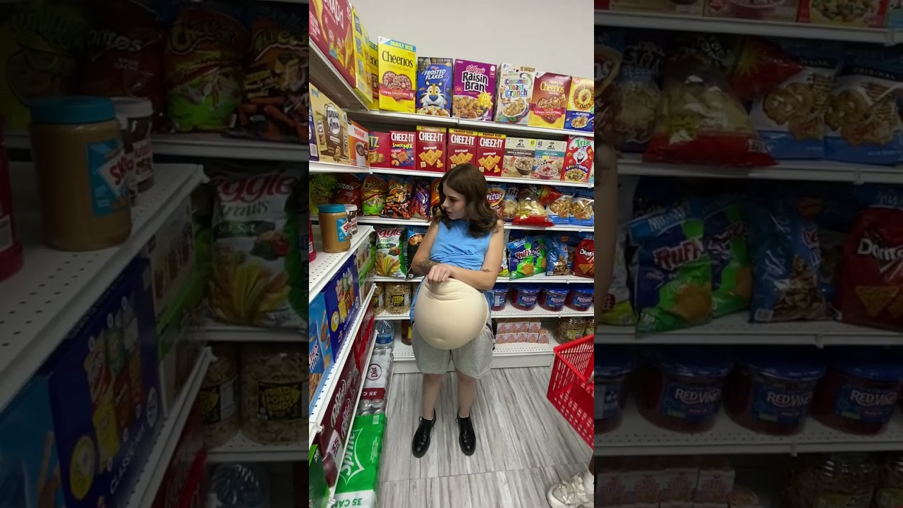 Pregnant woman steals from a grocery