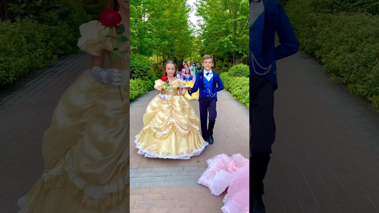 Princess Parade😍#disneyprincess #cosplay #disneycosplay #cinderella #beautyandthebeast #rapunzel