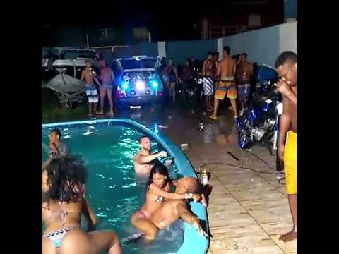 Putaria na piscina 😏🔝! Frevo bom 😁😏🔝🔊