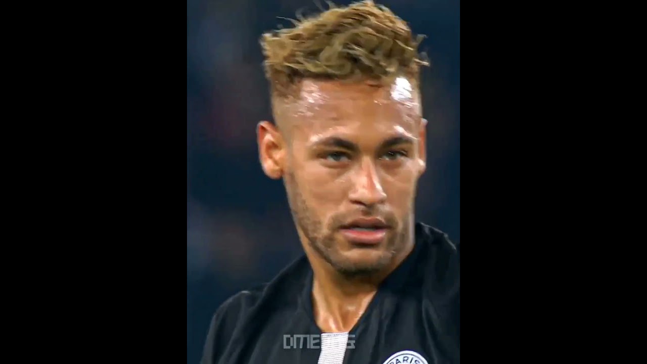Quem é essa menina de vermelho versão neymar #neymar #funk #brasil #futebol