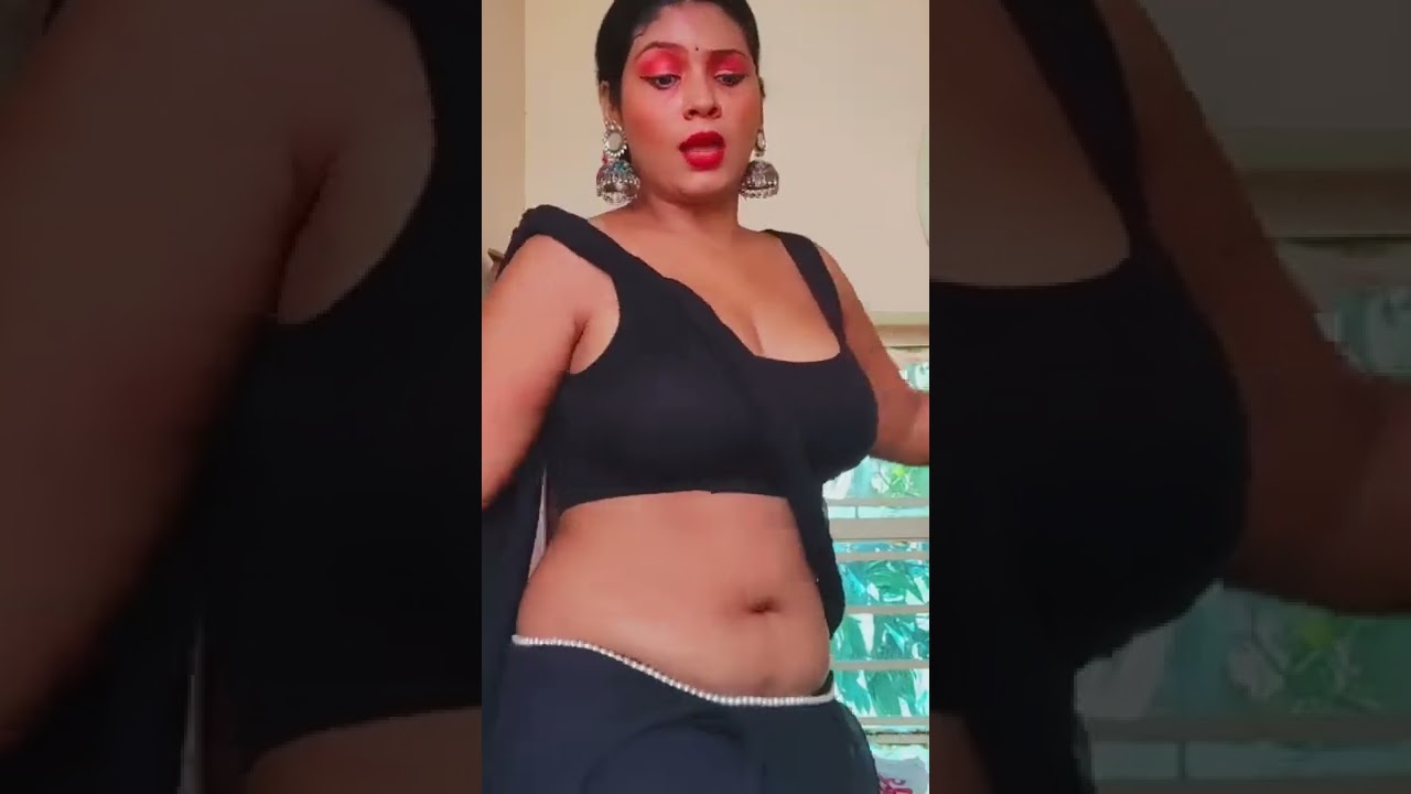 Rakhi Pandey sexy navel dance