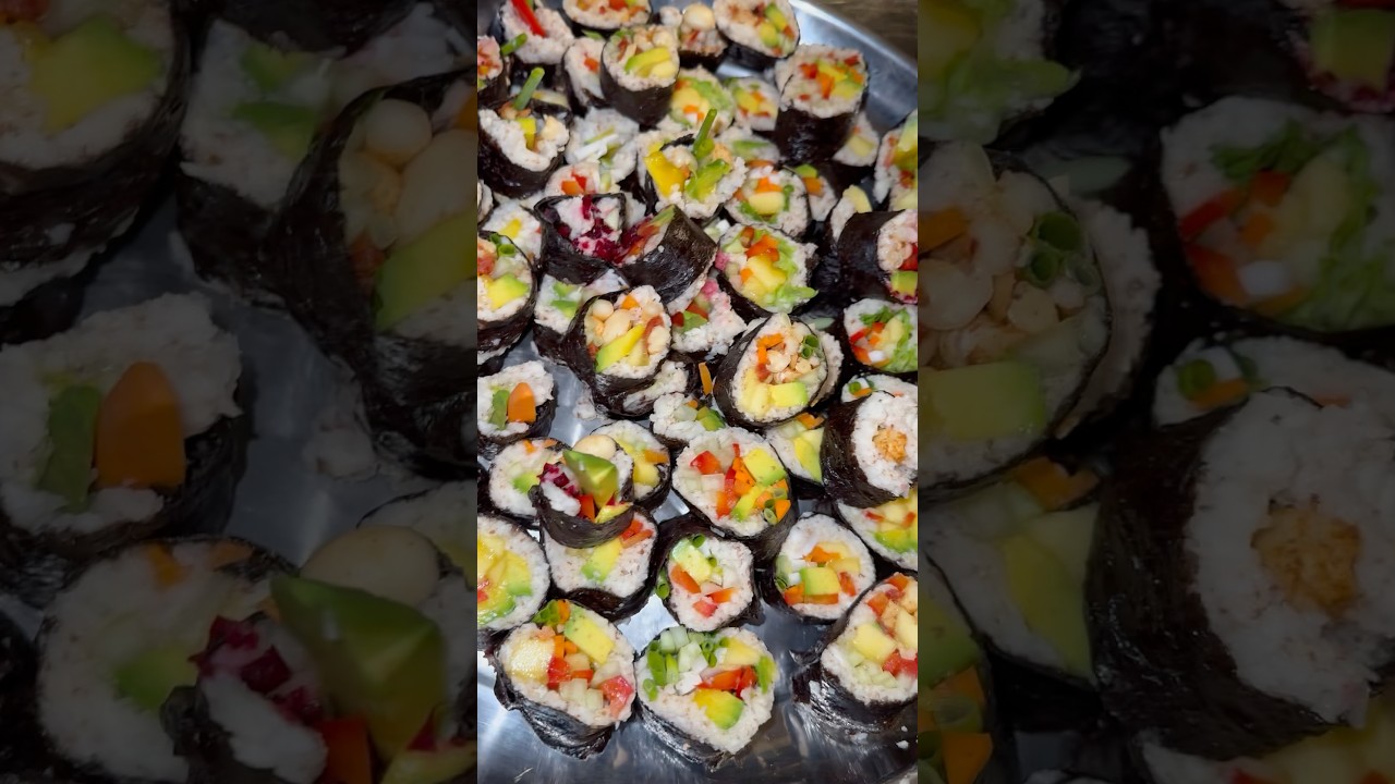 RAW VEGAN SUSHI 🍣 #vegansushi #rawvegan #rawveganlife #801010 #hclf #fruitarian #rawveganrecipes