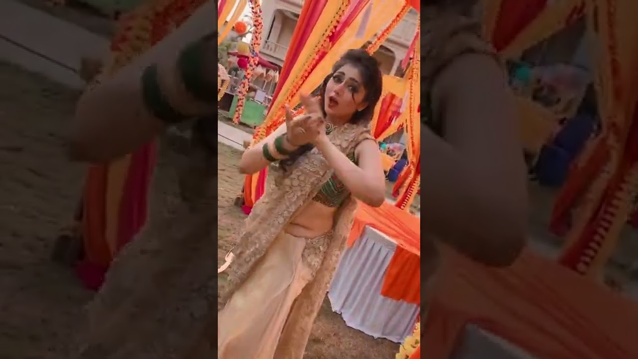 Reema worah hot sexy navel dance Tu thoda meetha hai song