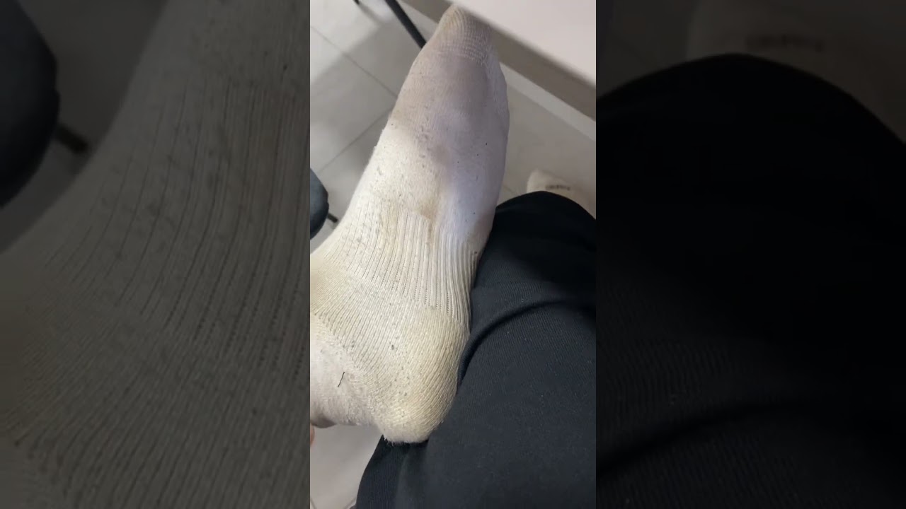 Relax with my Nike dirty socks !!
