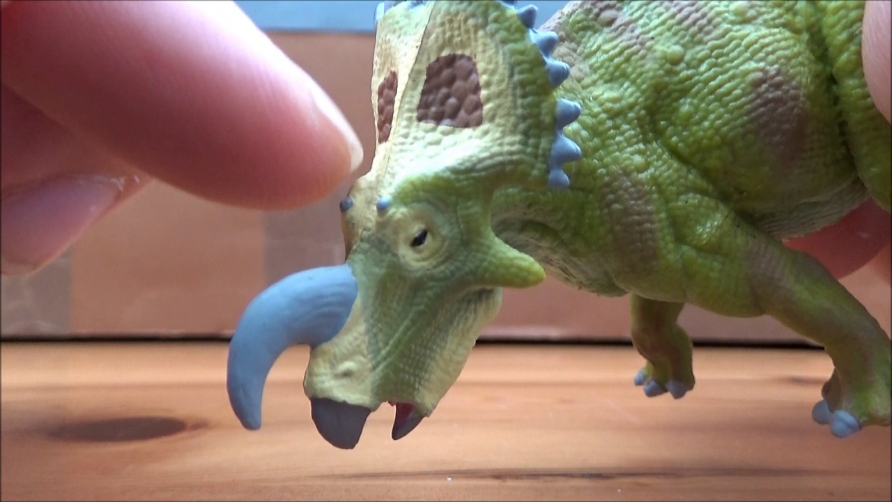 Review 144: CollectA 2017 Einiosaurus
