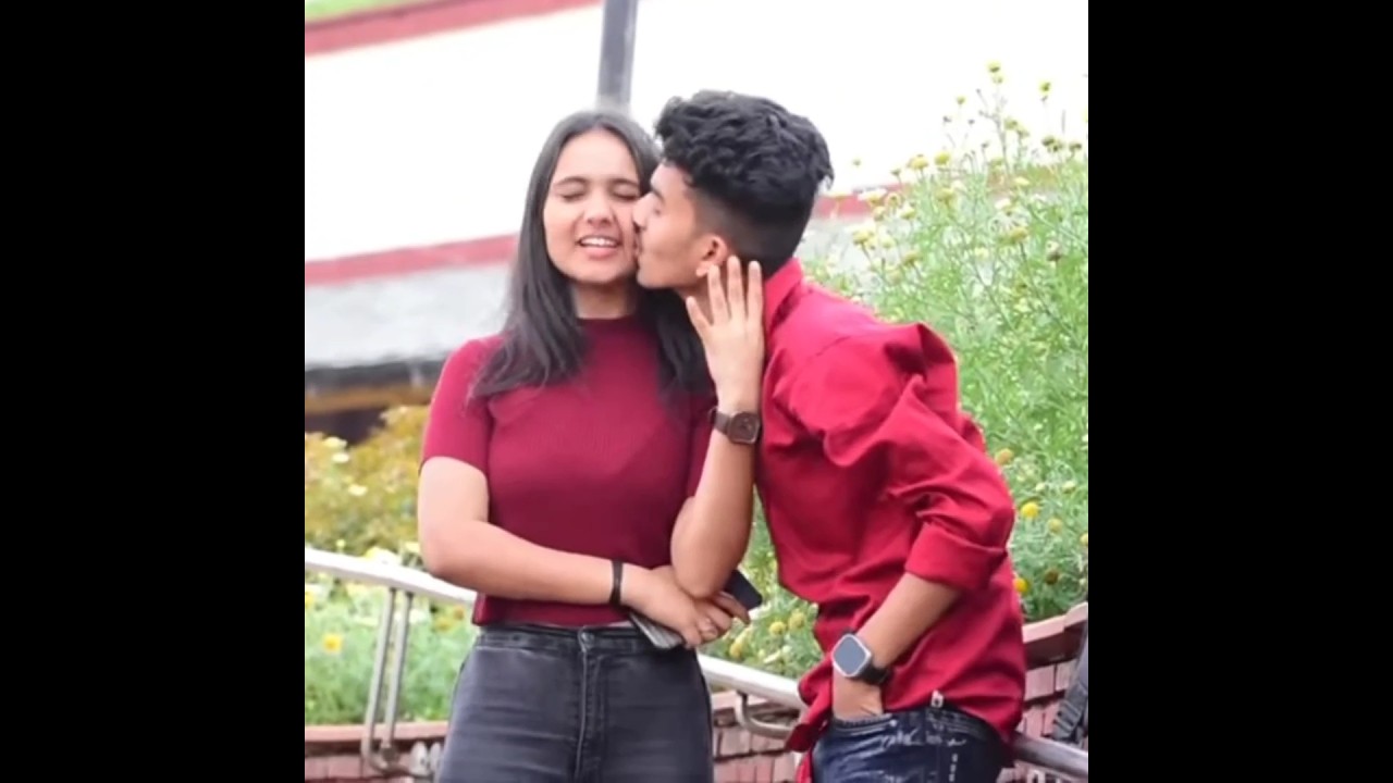 Ritika को kiss 💋 कर दिया 😱 || Love Story Prank Video #shorts #ritika #classysubhash #subhash #kiss
