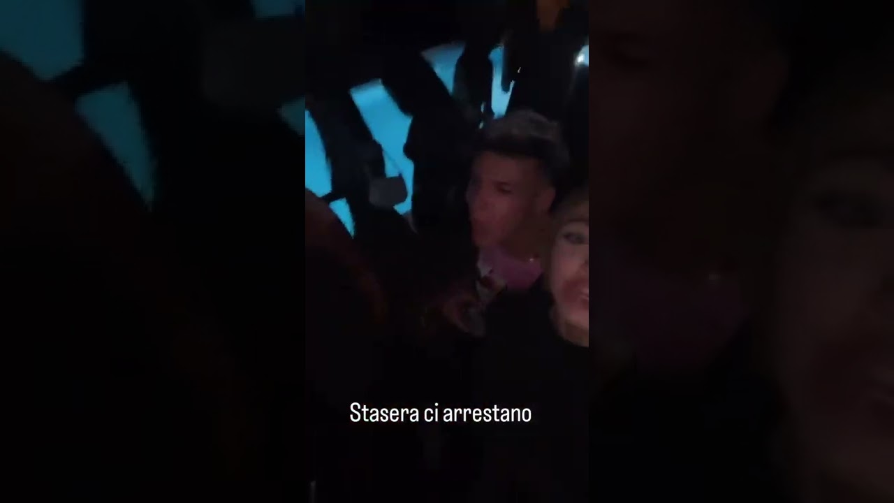 Roberryc twerk at party