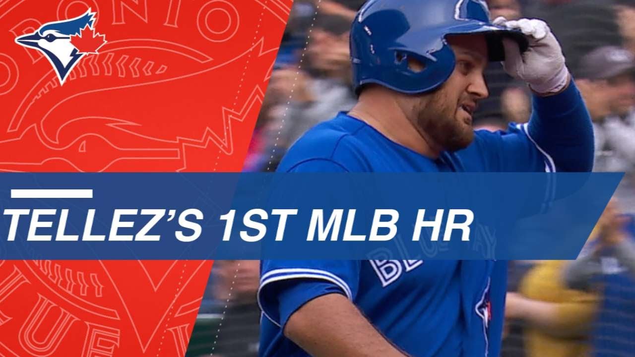 Rowdy Tellez connects for his first MLB home run