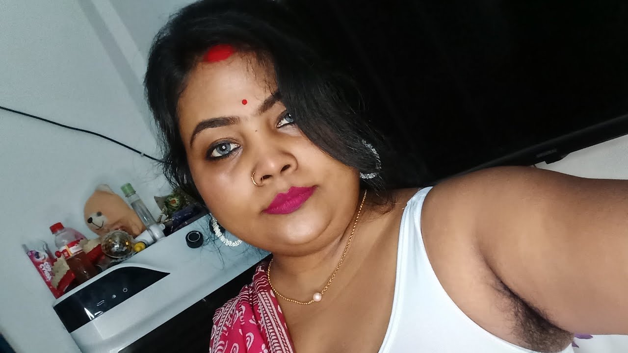 Ruhi sarkar hot  video is live!